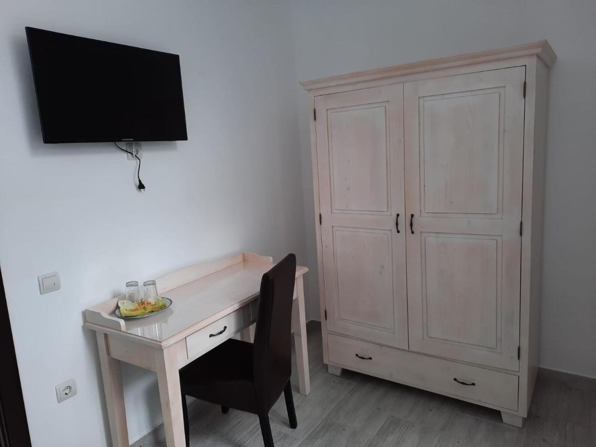 Casa De Oaspeti Maximilian 코들레아 외부 사진