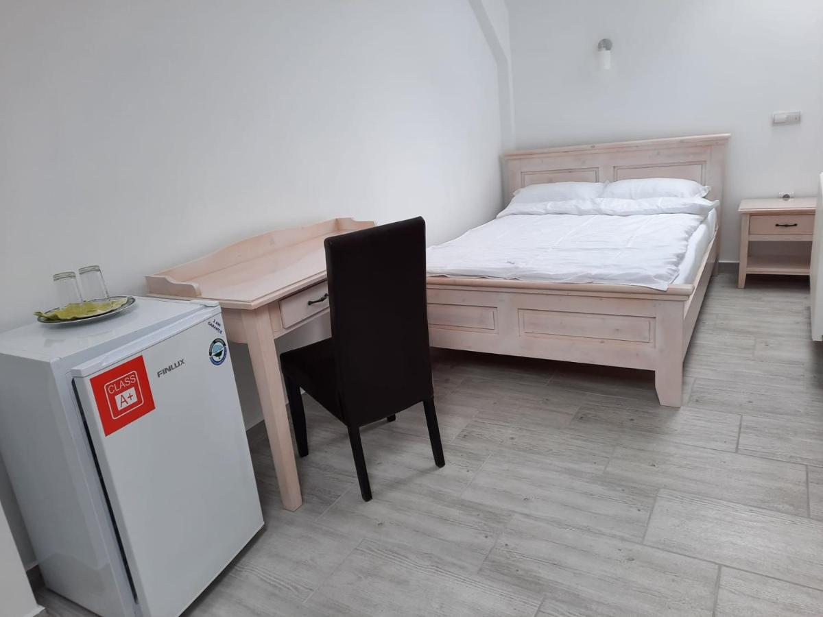 Casa De Oaspeti Maximilian 코들레아 외부 사진